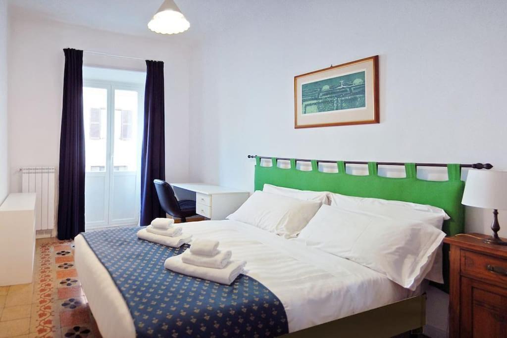 Near Colosseum By Varental 2br + 1sb Apartamento Roma