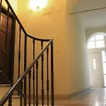 Near Colosseum By Varental 2Br + 1Sb